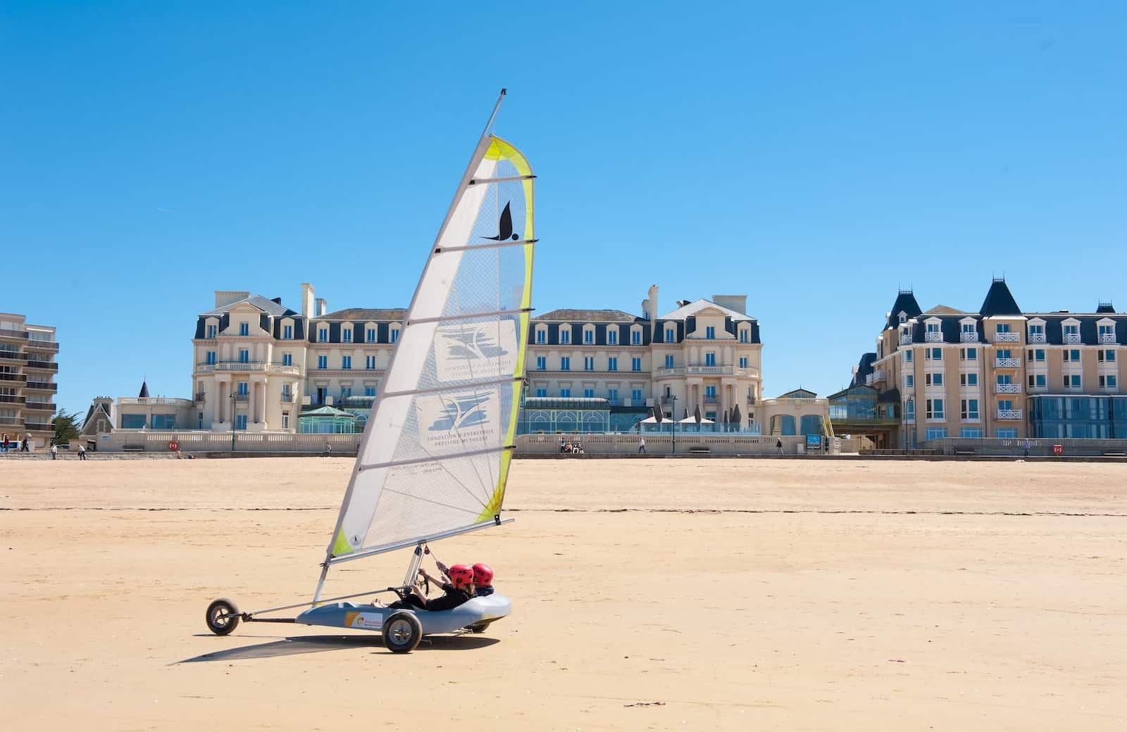Activité sur la plage St Malo